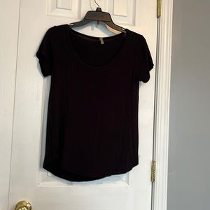 Love charm scoop neck t-shirt